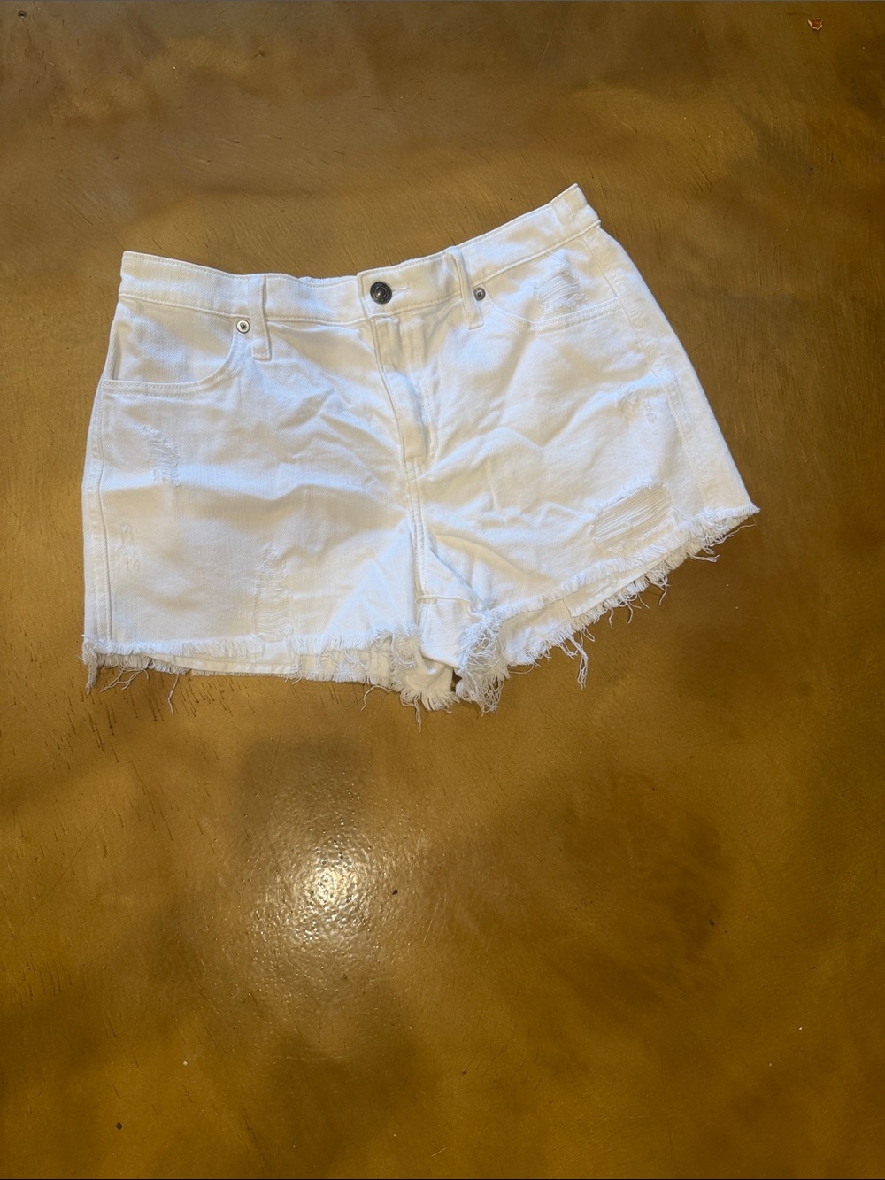 aerie White Frayed Hem Denim Shorts, soft and confortable.